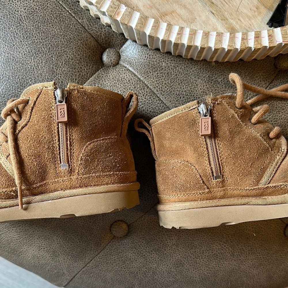 Pre-loved UGG Tan Suede Ankle Boots with Cozy Lining - Picture 3 of 4